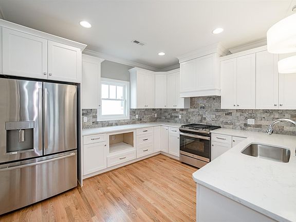 5th image of 424 Preserve Dr