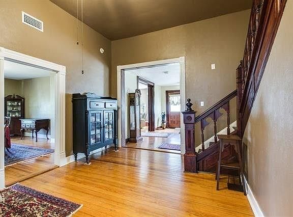 5th image of 107 S Josephine St