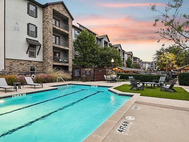 Vine + Vail Townhomes and Apartments — Photo 50