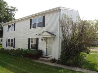233 Sunset Ct, Vernon Hills, IL 60061