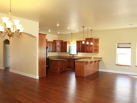 4th image of 5709 Pinehurst Dr