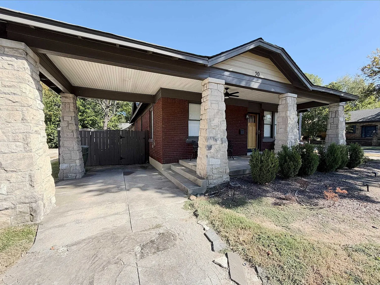 2 bed, 1.0 bath, 1814 sqft, $1,750 — Photo 2