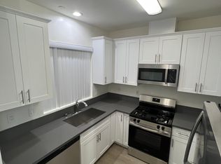 6851 Laurel Canyon Blvd #209, North Hollywood, CA 91605