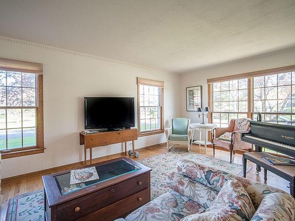 2nd image of 3338 W Fleur De Lis Dr