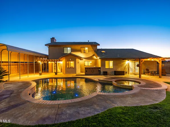 42300 Woodstone Ln, Lancaster, CA 93536