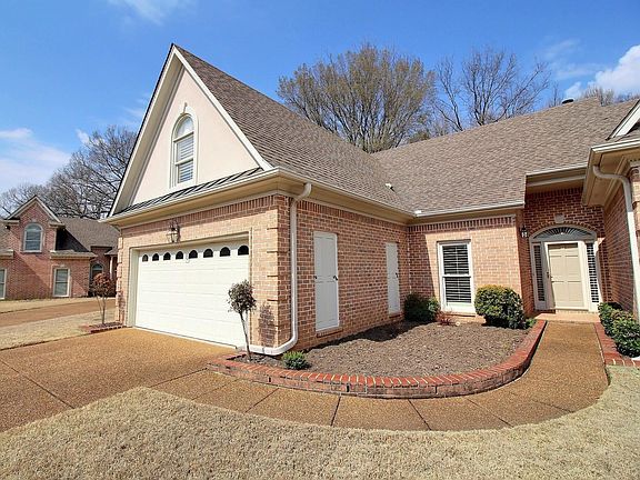 2nd image of 1748 Higginson Sq