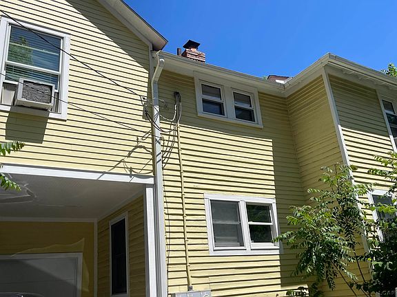 3rd image of 808 Mary St