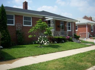 21528 Avalon St, Saint Clair Shores, MI 48080