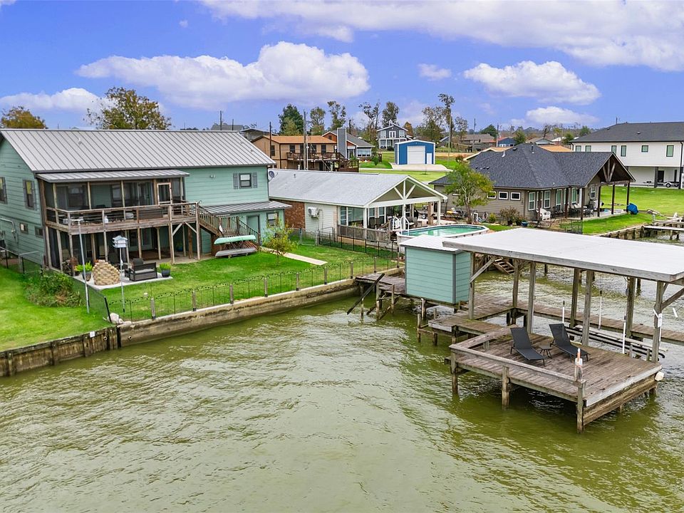 1st image of 308 Lakeshore Dr S