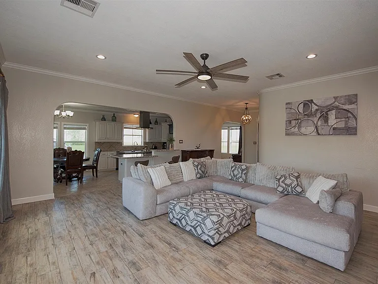 5722 Delany Rd — Photo 5