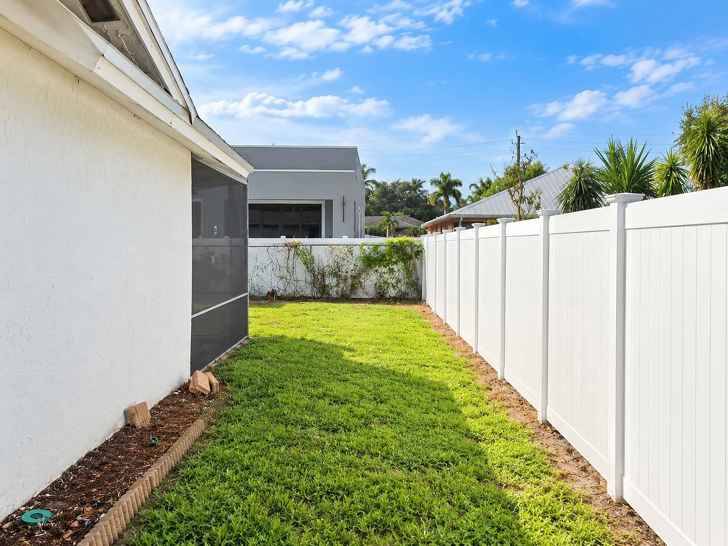 Perfect Family Home In Prime Location! 3 Bed-2.5 Bath. Available Asap! — Photo 3