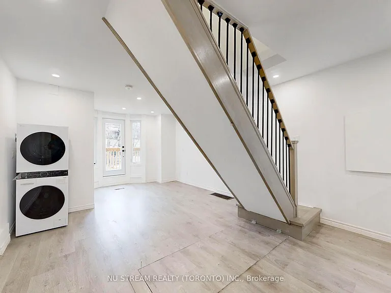 393 Jones Ave #UPPER — Photo 17