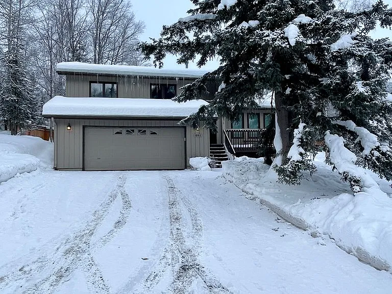 19911 Shemya Dr — Photo 2