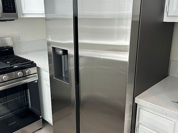 3rd image of 332 E Amerige Ave APT 1