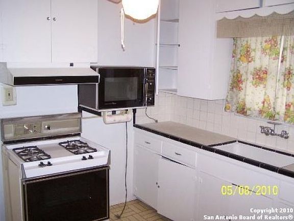 3rd image of 238 Harwood Dr