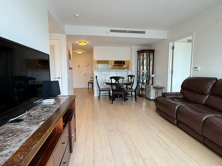 13835 39th Ave #4B — Photo 2