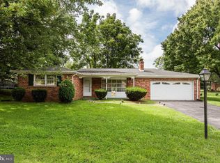 2566 Brighton Dr, York, PA 17402