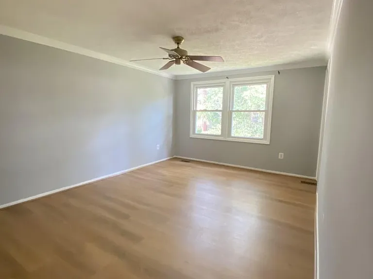 8513 Woodfall Rd — Photo 16