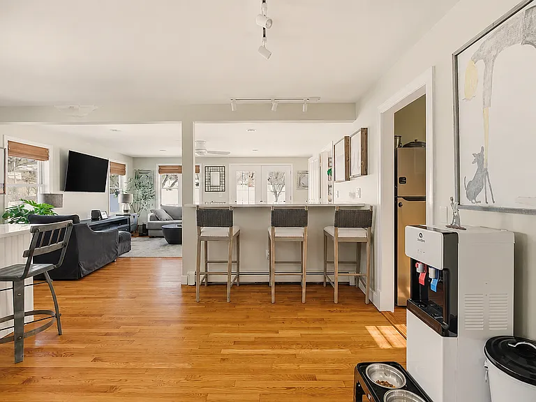 118 Center Ave — Photo 5