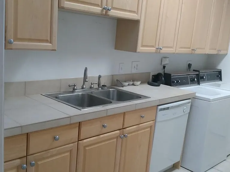 MAIN FLOOR LAUNDRY