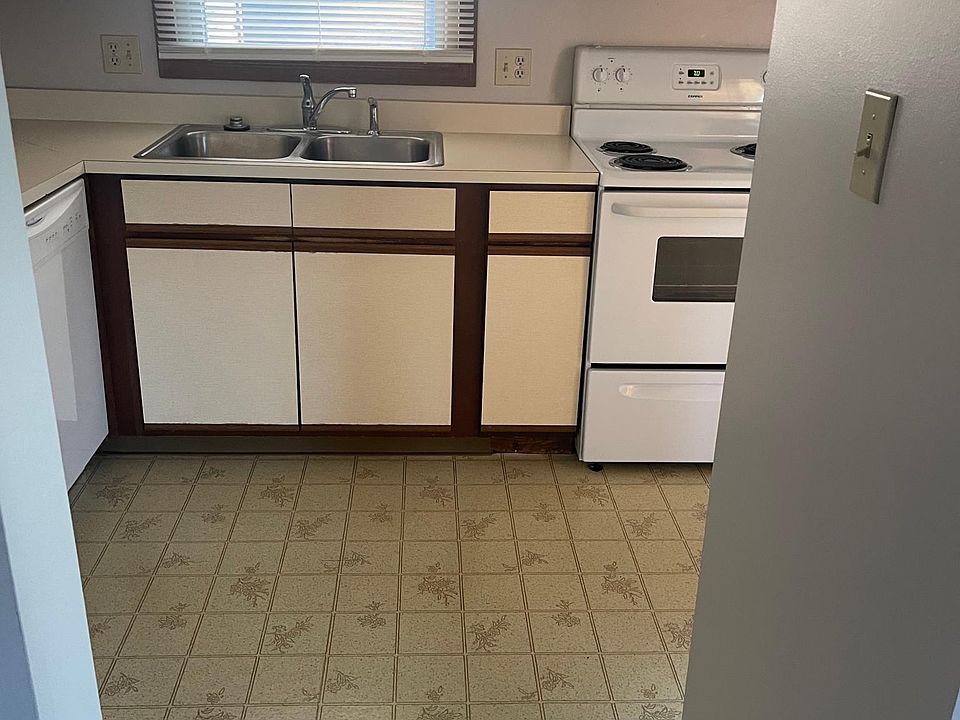 53 S Portage St Doylestown, OH Zillow Apartments for Rent in Doylestown