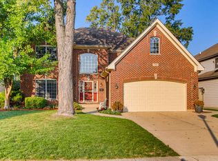 788 S Chatham Ave, Elmhurst, IL 60126