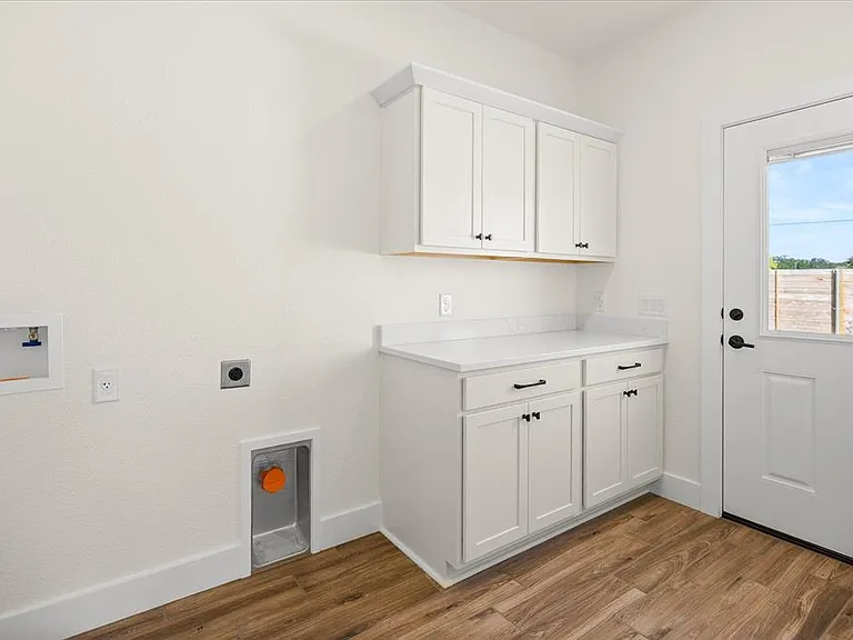 802 S Creek St #108 — Photo 17