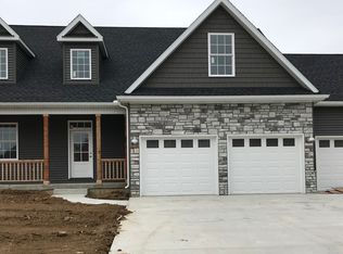 1027 Harbor Point Rd, Terre Haute, IN 47803