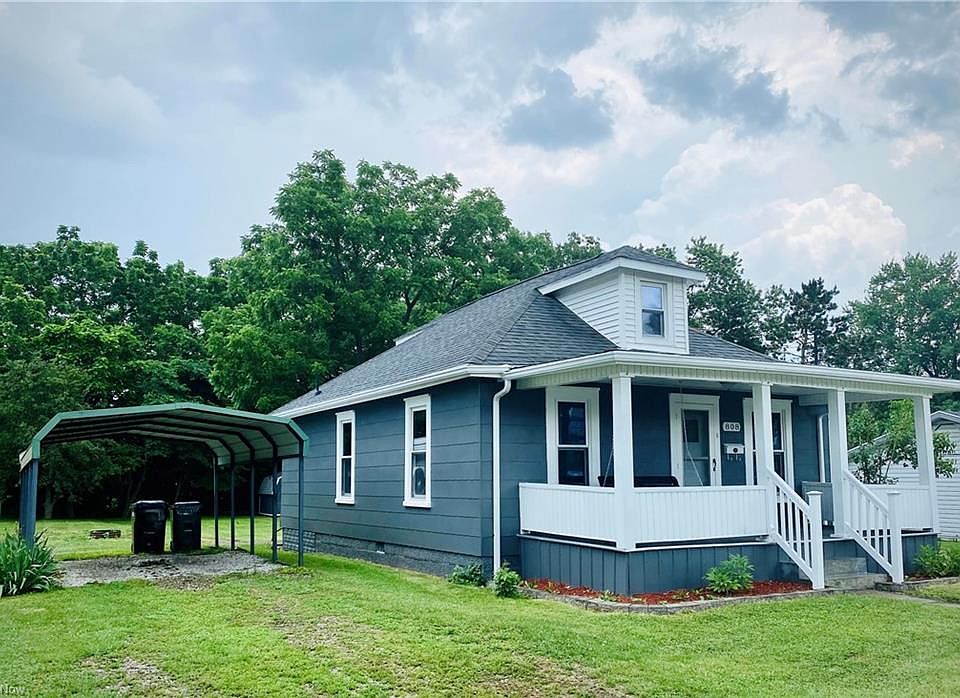 1st image of 808 Leonard Ave