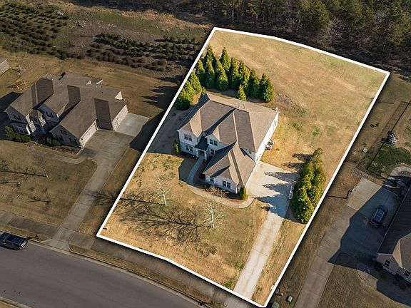 2nd image of 736 Green Hill Blvd