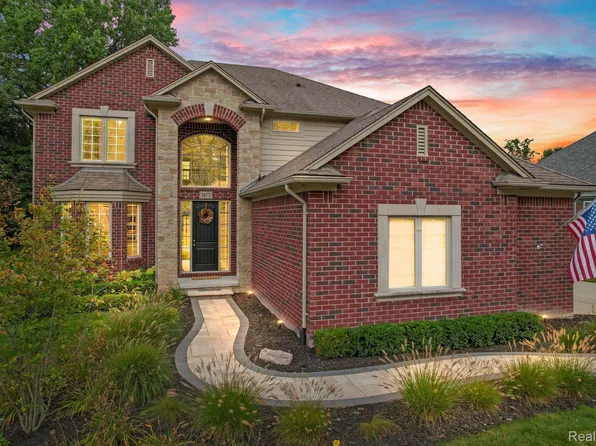 34372 Dante Dr, Chesterfield, MI 48047