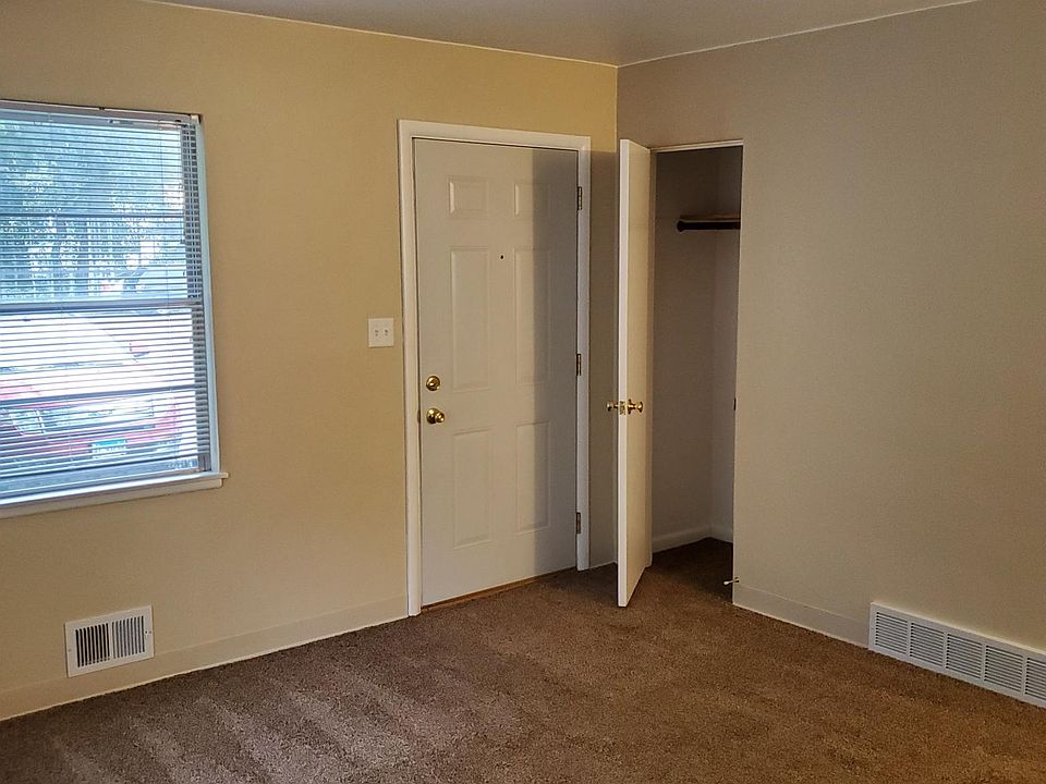 1st image of 1130 16th Ave Unit Rear