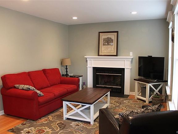 4th image of 5004 Castle Point Ct