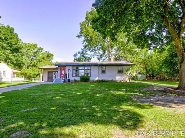 345 Harp St SE, Kentwood, MI 49548