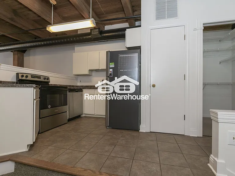 700 Broadway Blvd #210 — Photo 12