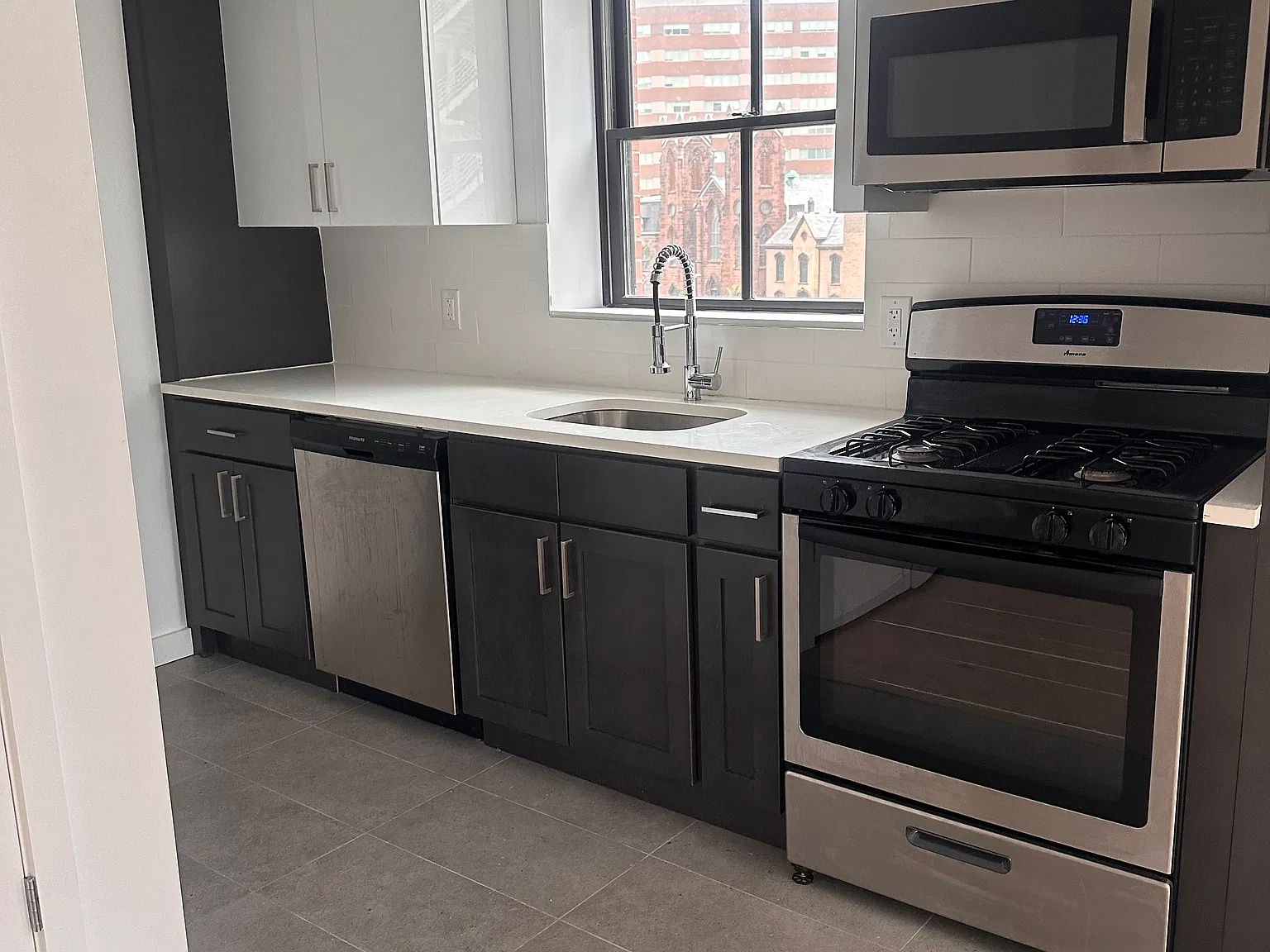 1 bed, $2,300 — Photo 3