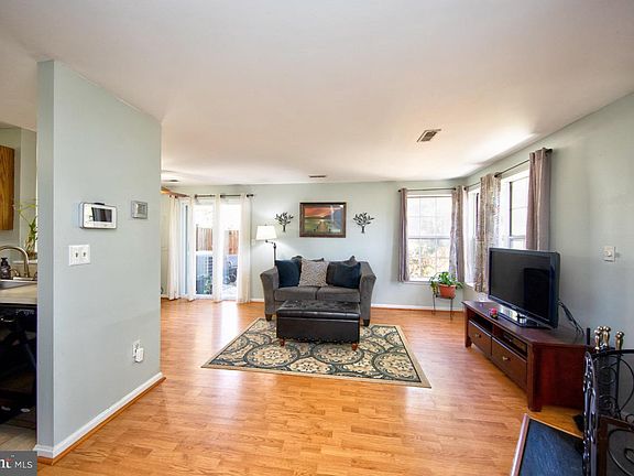 5th image of 1211 Liberty Sq Unit 12