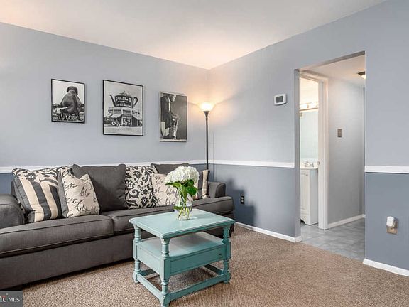 4th image of 11 Heritage Ct APT B