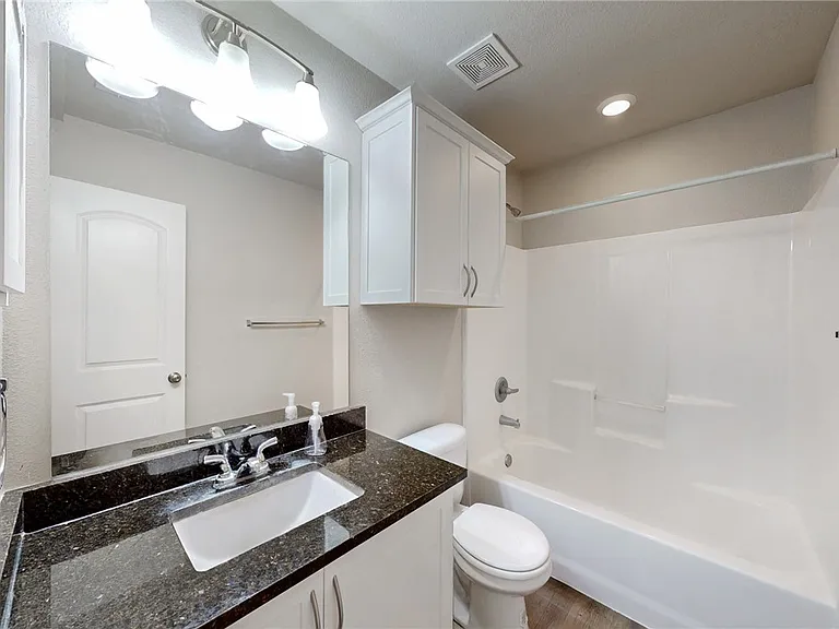 815 Heritage Dr — Photo 14