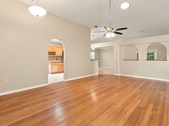 4th image of 128 Oak View Pl