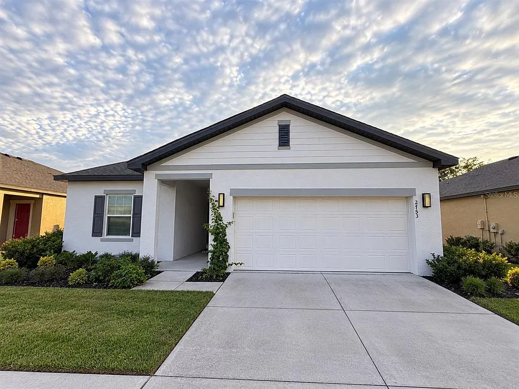 4 bed, 2.0 bath, 1802 sqft, $2,750 — Photo 1