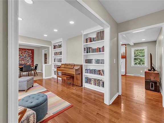 4th image of 10308 W 49th St