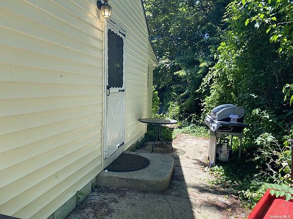 2nd image of 4 Stiles Dr