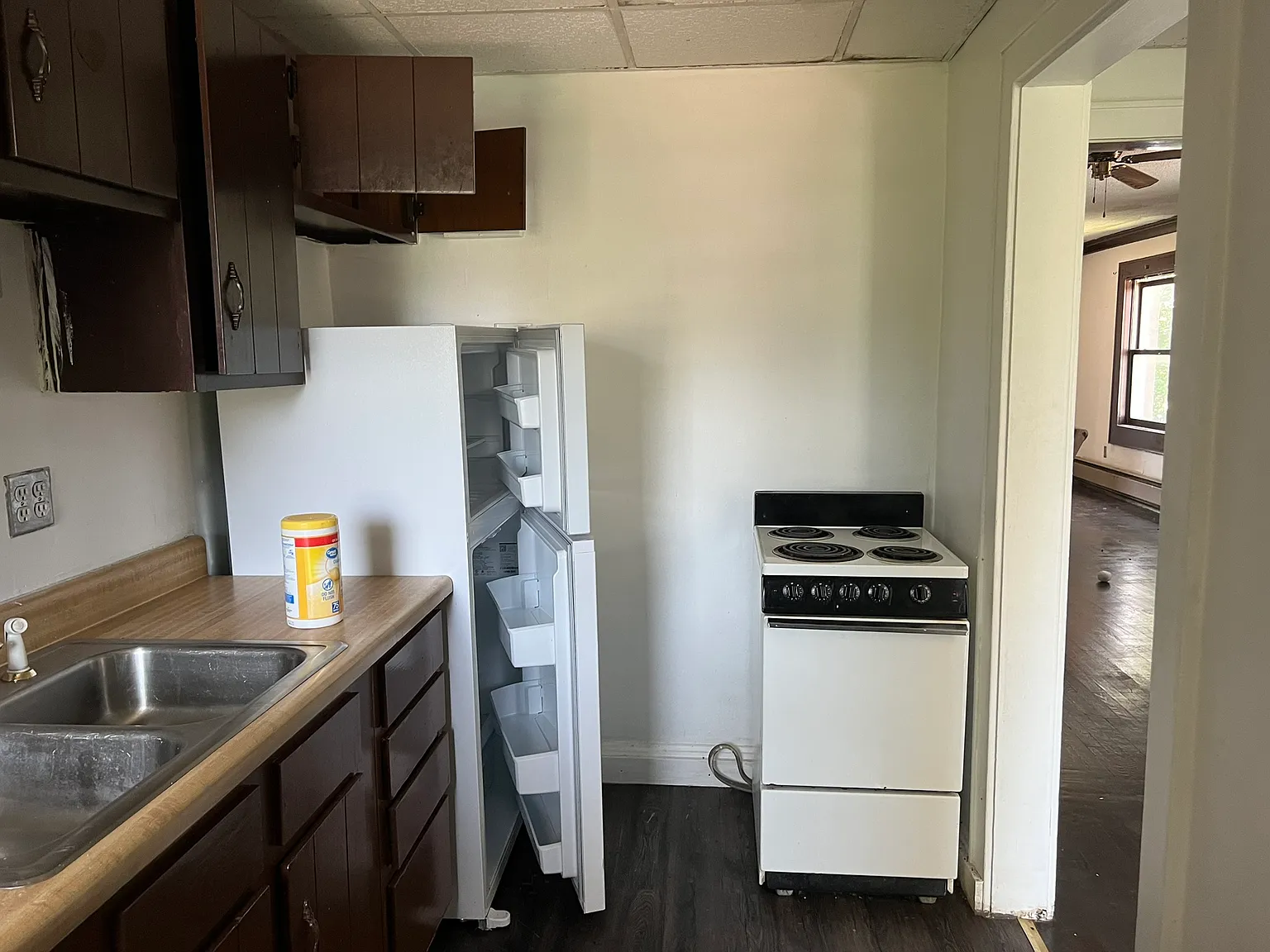 1 bed, 900 sqft, $550 — Photo 2