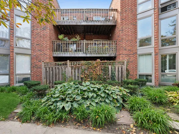 2036 N Larrabee St APT 8202, Chicago, IL 60614
