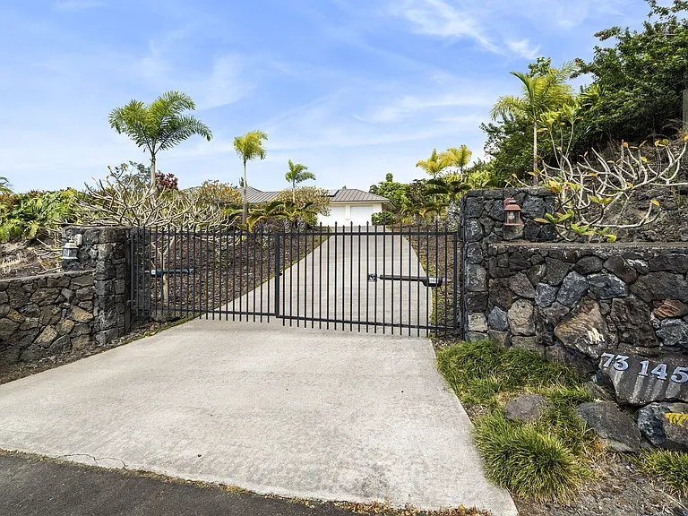 73-1451 Kukuna St — Photo 53