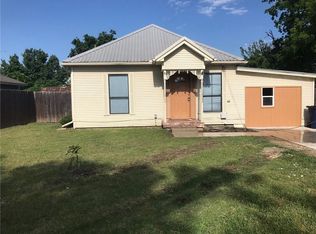 105 S 3rd St, Krum, TX 76266