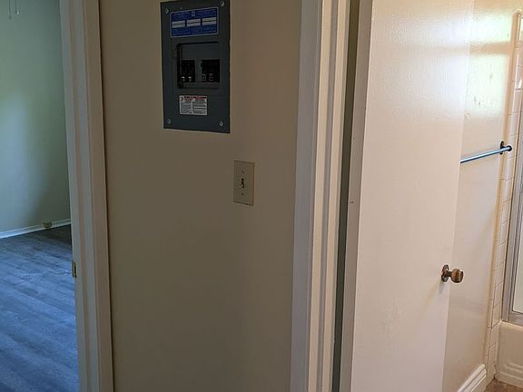 4th image of 493 Franklin St #968 & 980