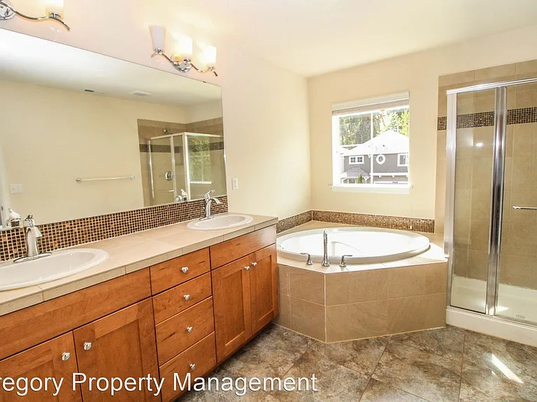 19523 33rd Dr SE — Photo 15