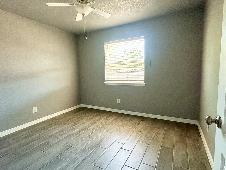 11805 Scott Simpson Dr — Photo 12
